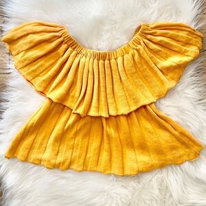 URBAN OUTFITTERS • size xtra small yellow ruffle croptop